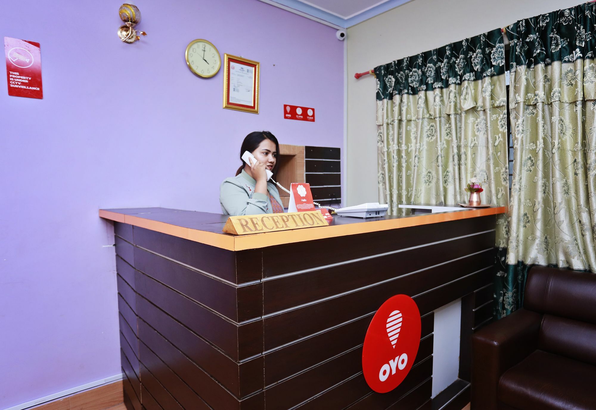 Oyo 575 Api Suites Pokhara Exterior photo