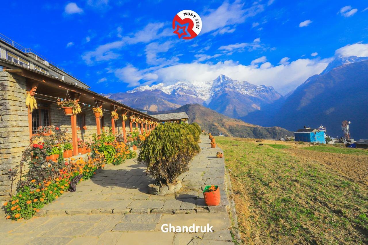 Oyo 575 Api Suites Pokhara Exterior photo
